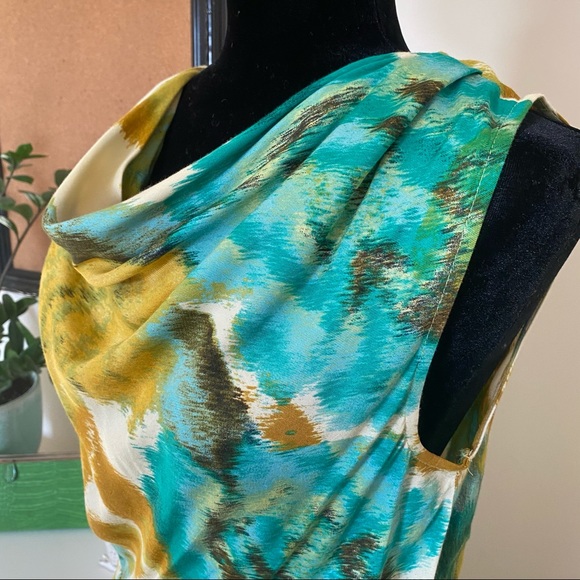 Green and gold floral print sleeveless dress - Picture 6 of 6